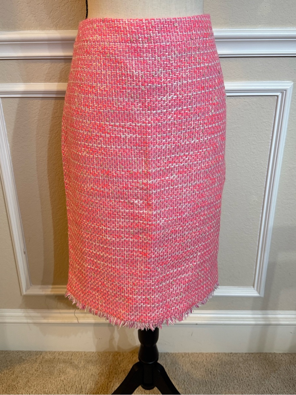 J. Crew Pink and White Tweed Pencil Skirt. Size 10 fully lined. Beautiful!